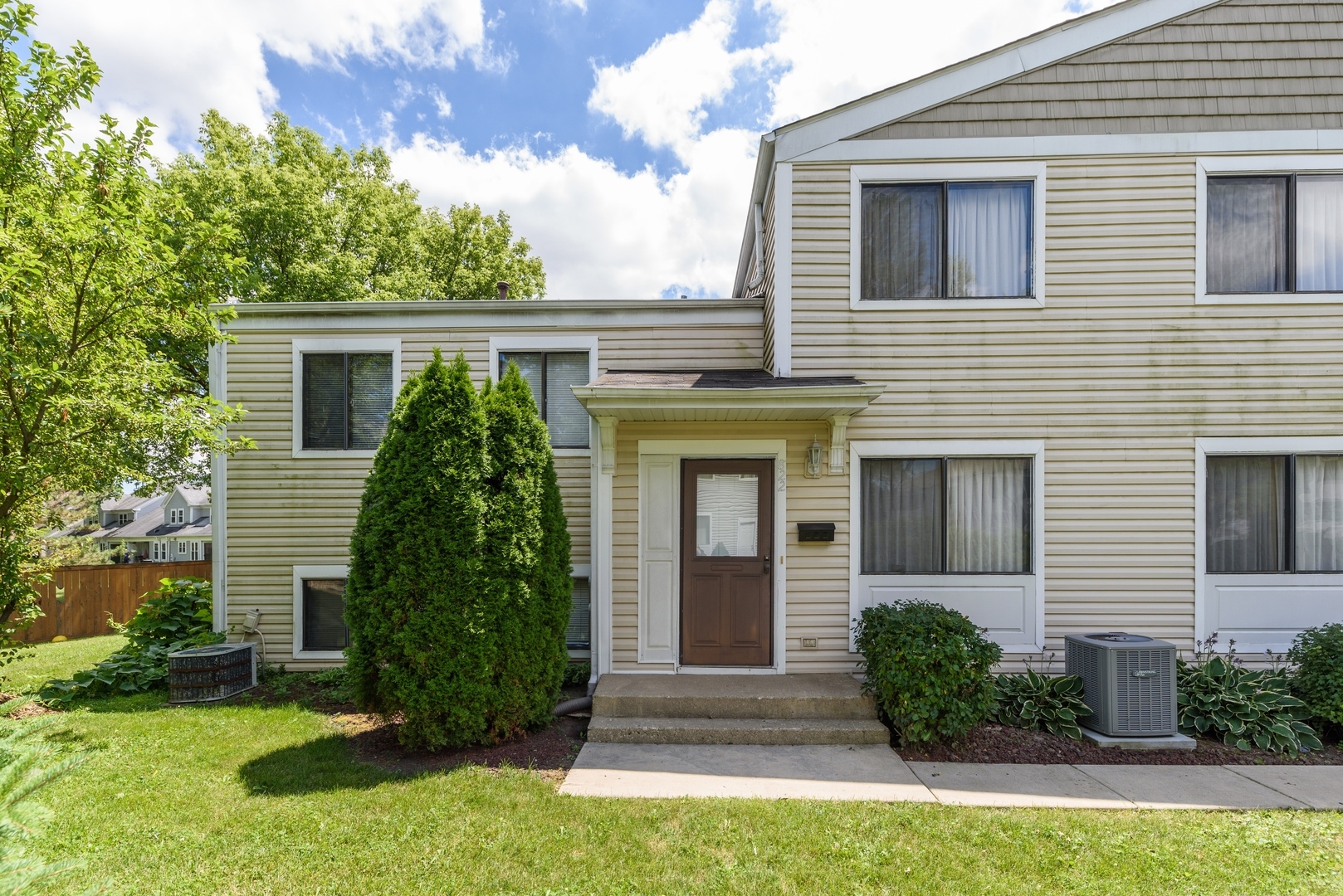 Property Photo:  822 Cambridge Place 132C  IL 60090 