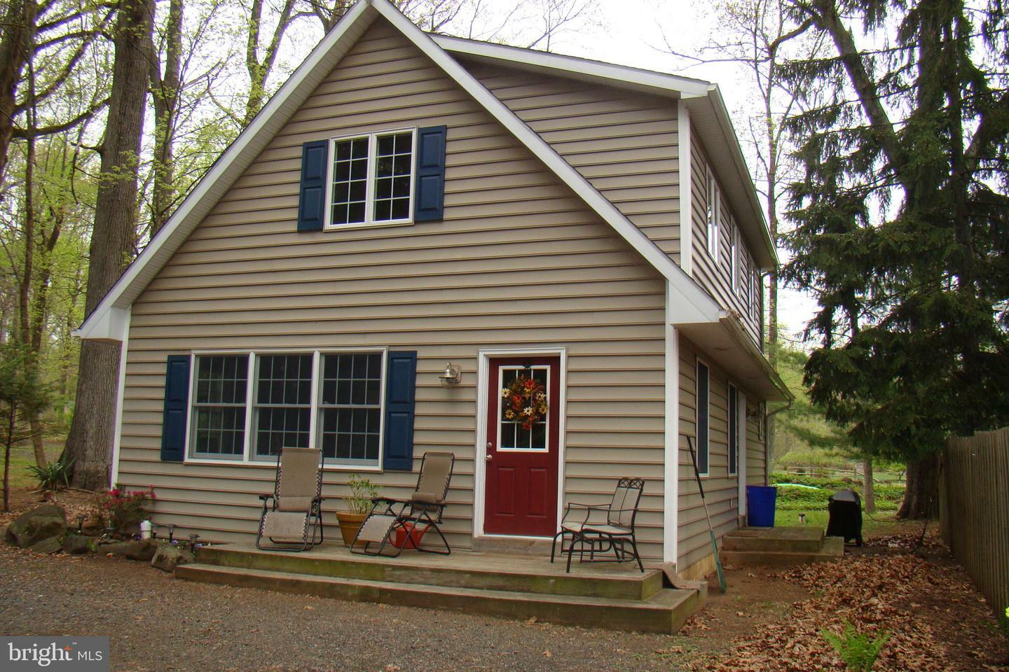 Property Photo:  1709 Snyder Road  PA 18054 