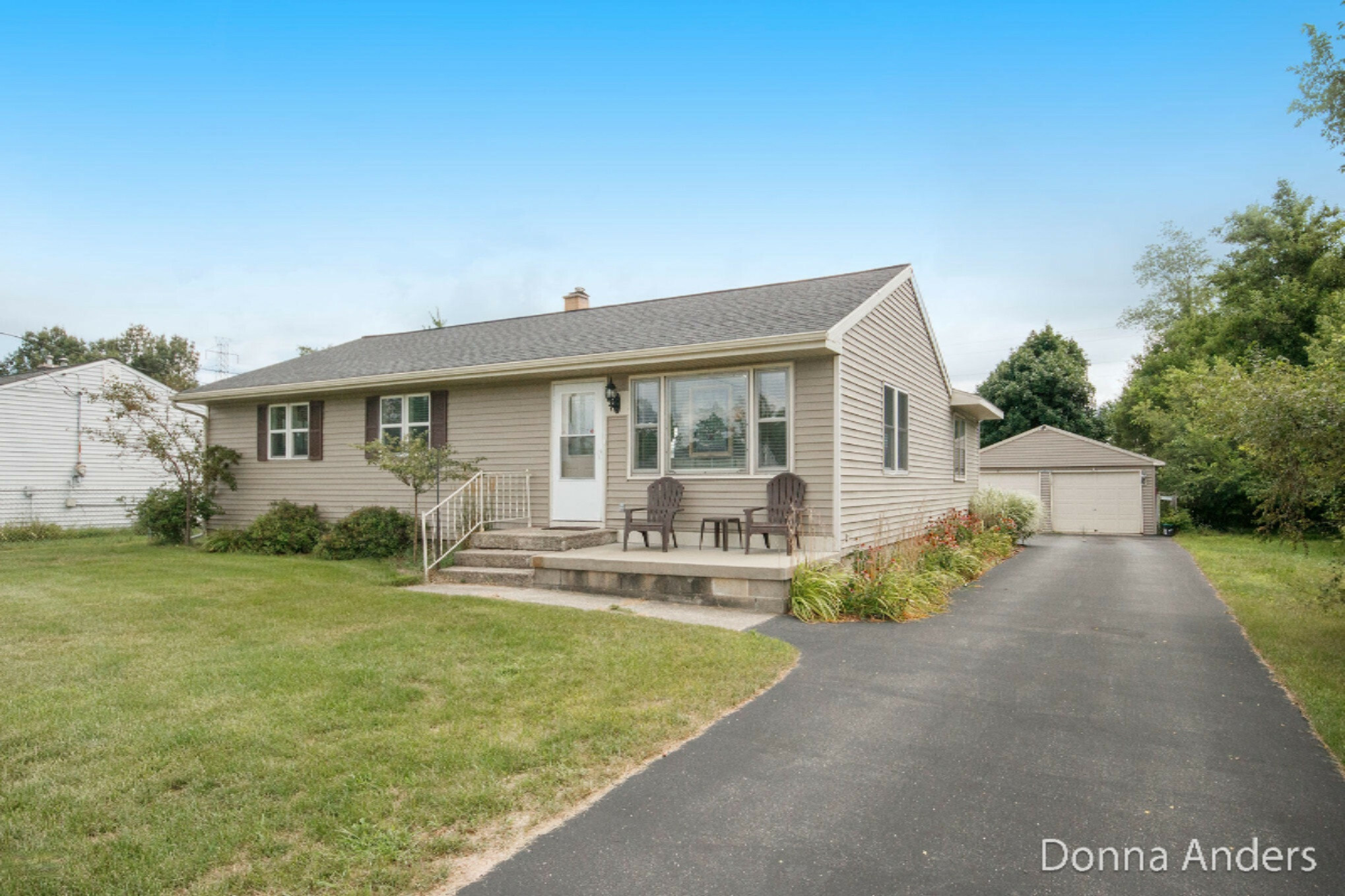 Property Photo: 5660 Buchanan Avenue SW MI 49548