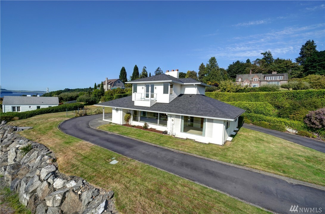 Property Photo: 2747 Soundview Dr W WA 98466