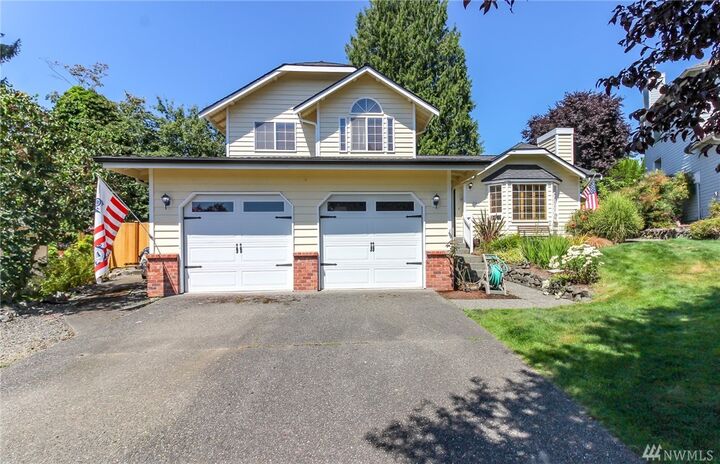 Property Photo: 916 Ash Ct WA 98290