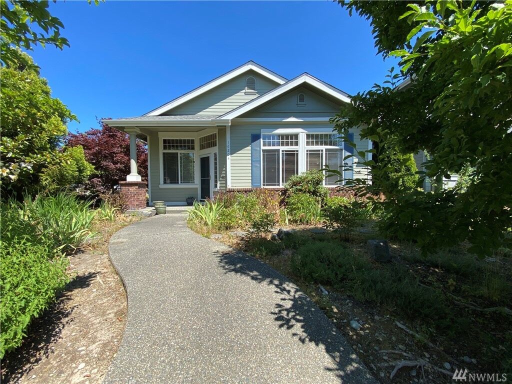 Property Photo:  16204 SE 251st Street  WA 98042 