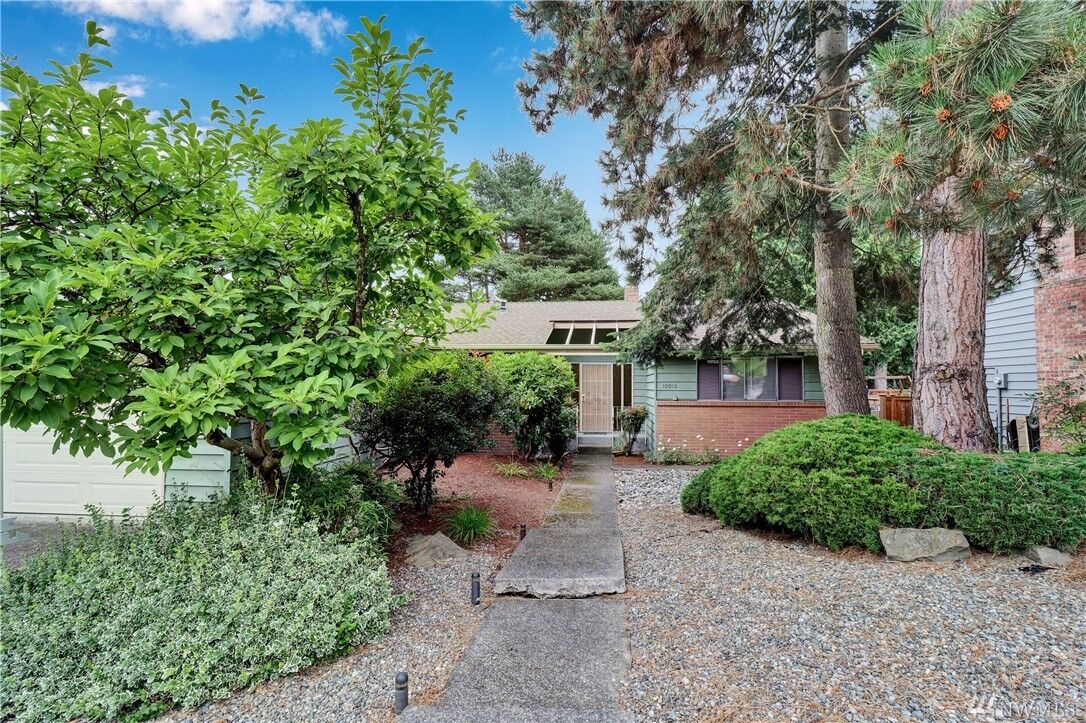 Property Photo: 10016 40th Ave NE WA 98125