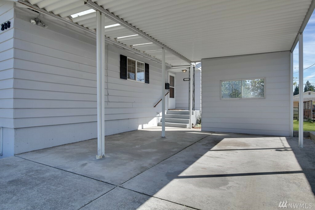 Property Photo:  238 E 61st  WA 98404 