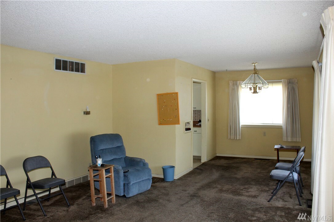 Property Photo: 1022 Yale Ave WA 98801