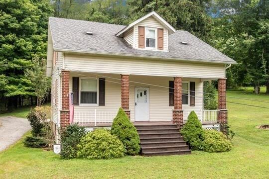 Property Photo:  1125 Paintertown Rd  PA 15642 