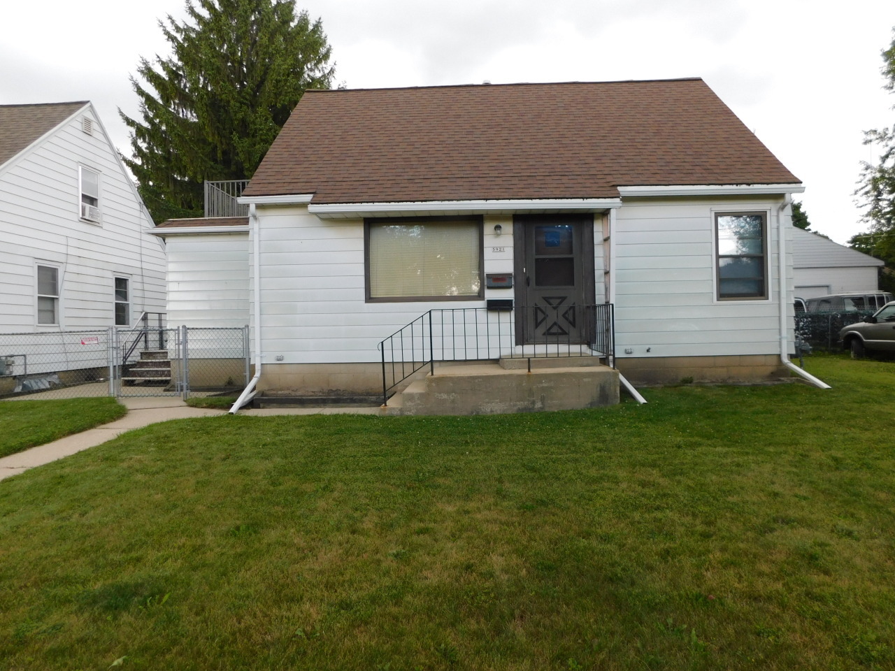 Property Photo:  5921 N 64th St  WI 53218 