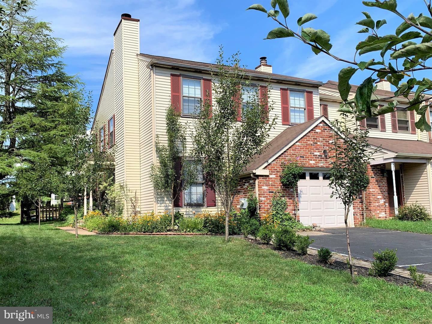 Property Photo:  228 Parkview Way  PA 18940 