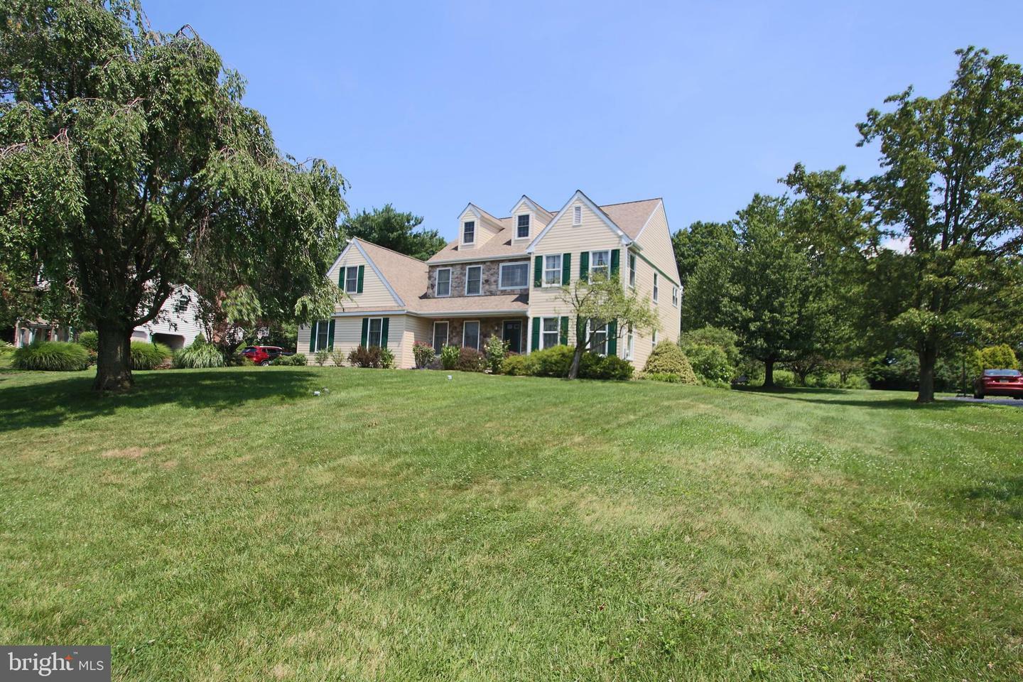 Property Photo:  151 Ridgeview Drive  PA 19465 