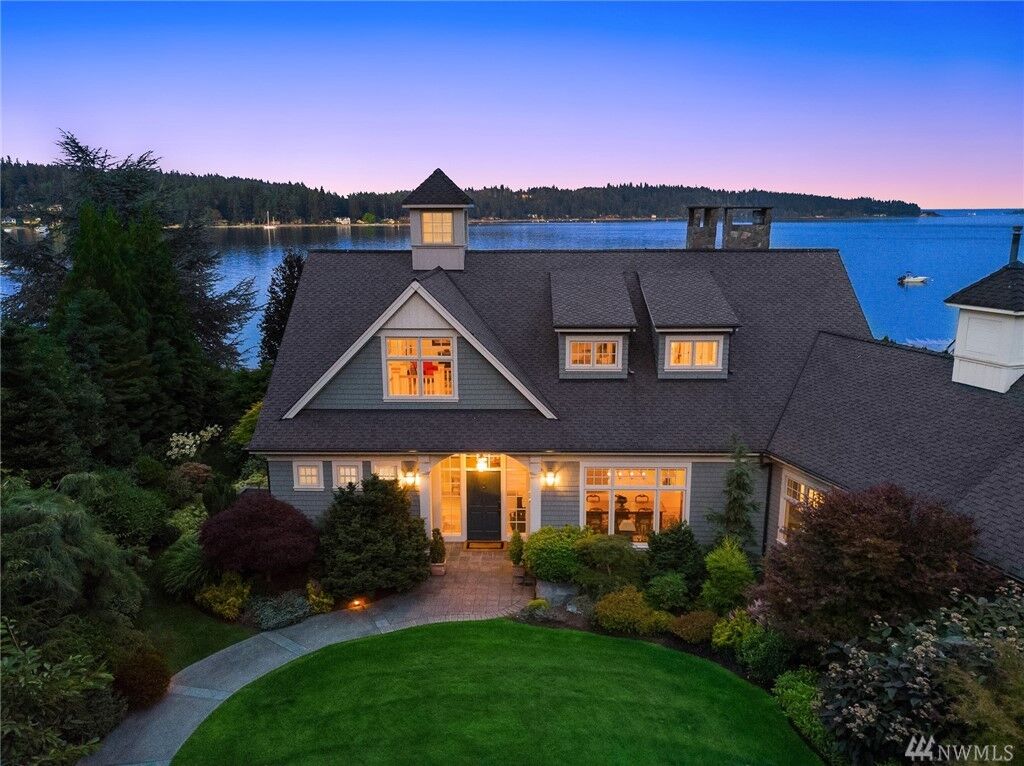 Property Photo:  3864 Point White Dr NE  WA 98110 