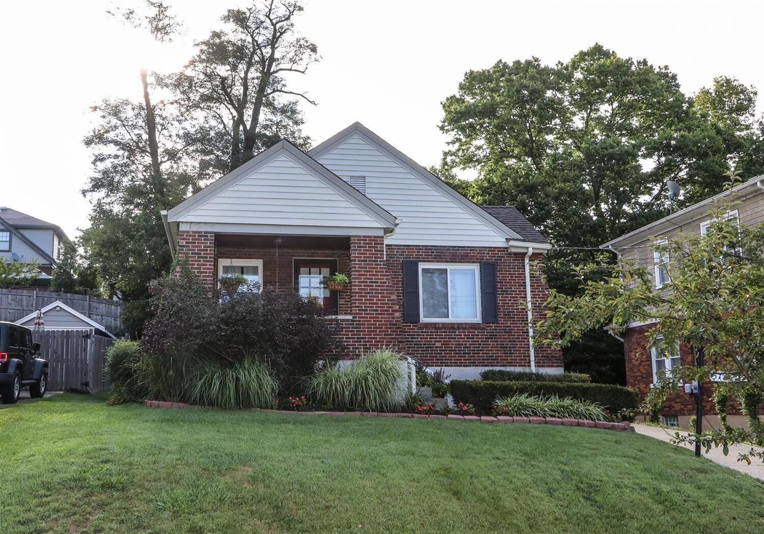 Property Photo:  5746 Glengate Ln  OH 45212 