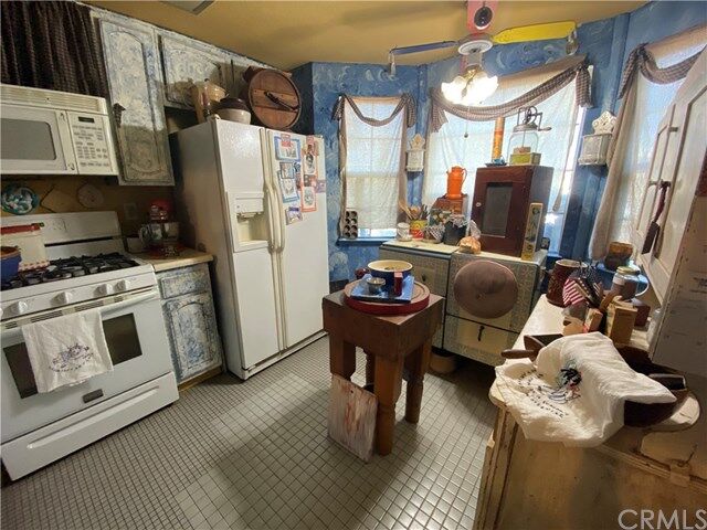 Property Photo:  937 Aster Street  CA 92545