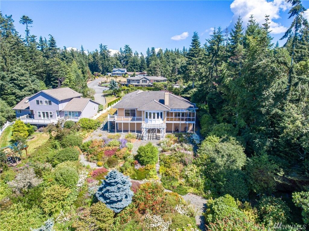 Property Photo:  804  Holbeck Drive  WA 98282 