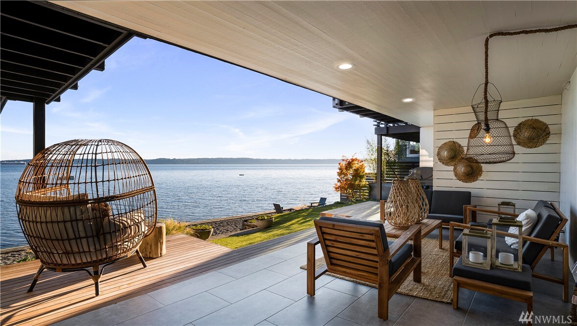 Property Photo: 12051 30th Avenue SW WA 98146