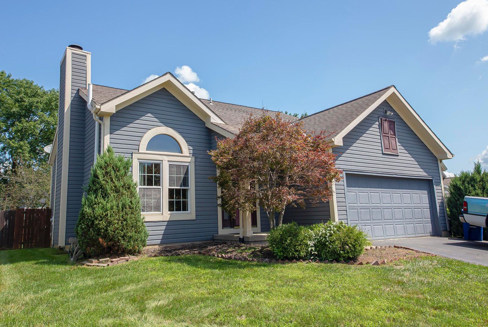 Property Photo:  7608 Kemper Lakes Drive  OH 43147 