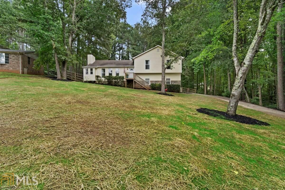 Property Photo:  521 Creekwood Pass  GA 30157 