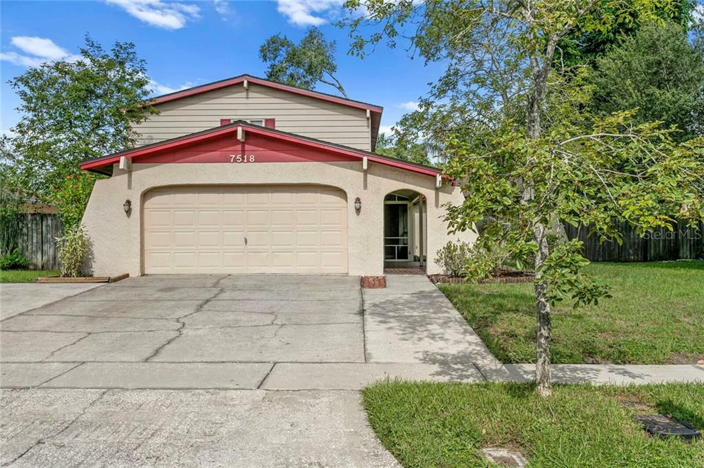 Property Photo:  7518 Oakvista Circle  FL 33634 