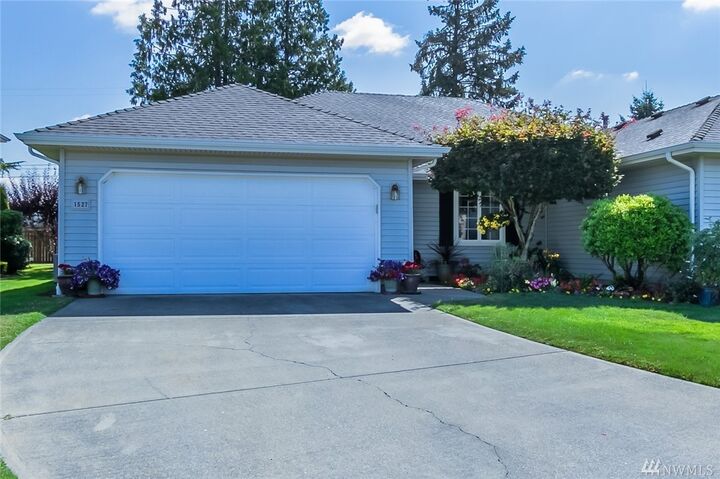 Property Photo: 1527 102nd Street E WA 98445