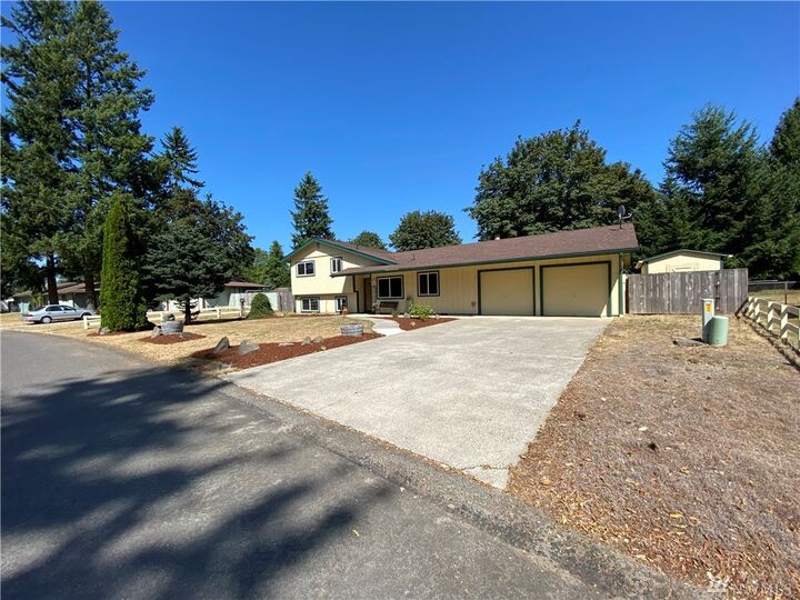 Property Photo:  11705  240th Avenue Ct E  WA 98321 