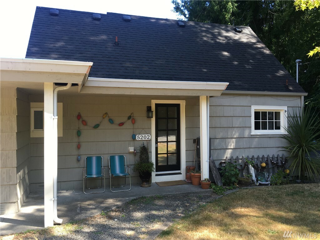 Property Photo: 5202 Beach Dr WA 98312