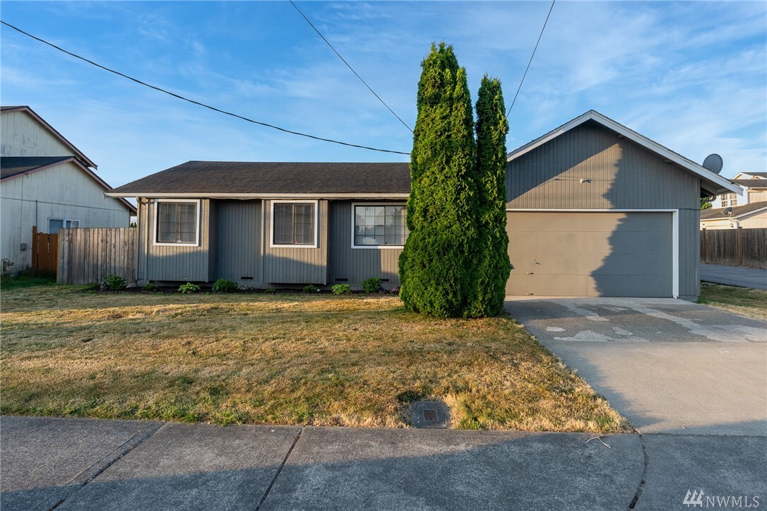 Property Photo:  1604  Norpoint Way NE  WA 98422 