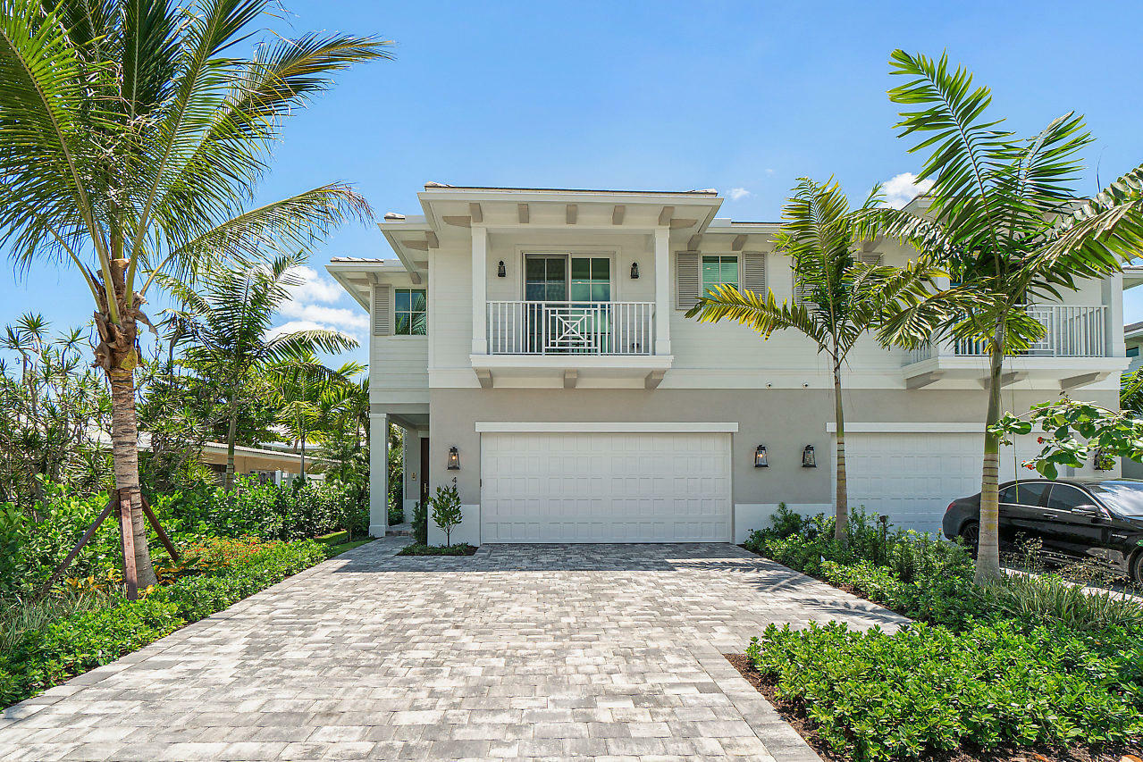 Property Photo:  446 NE Wavecrest Way  FL 33432 