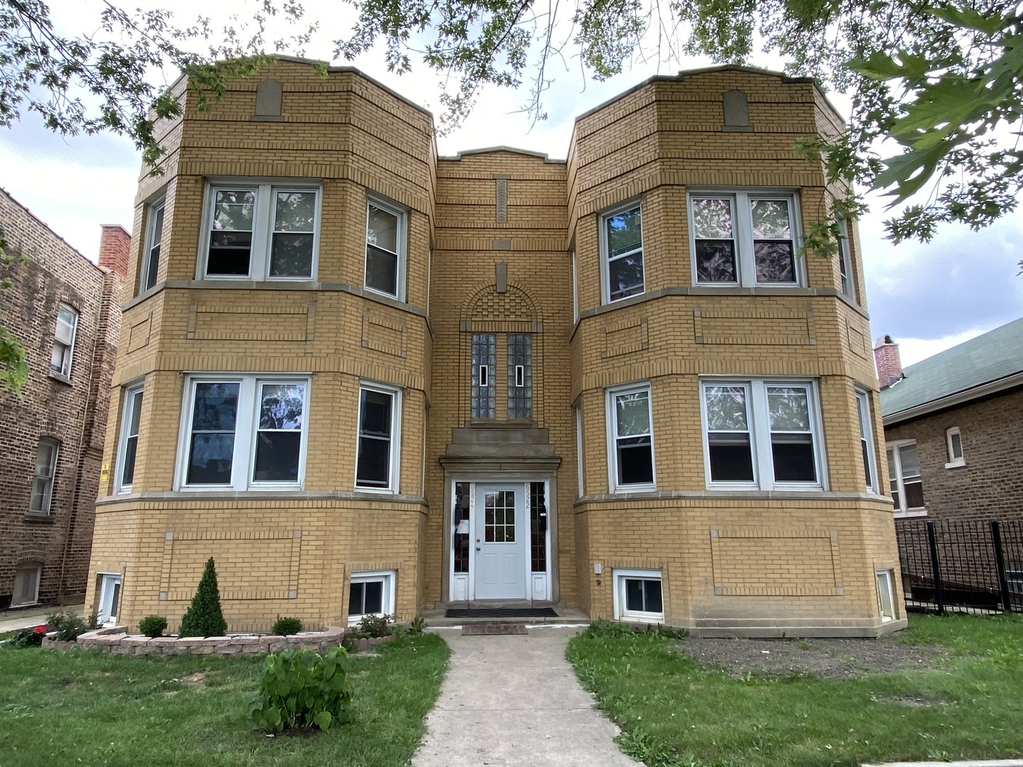 Property Photo:  6524 South Washtenaw Avenue 1N  IL 60629 