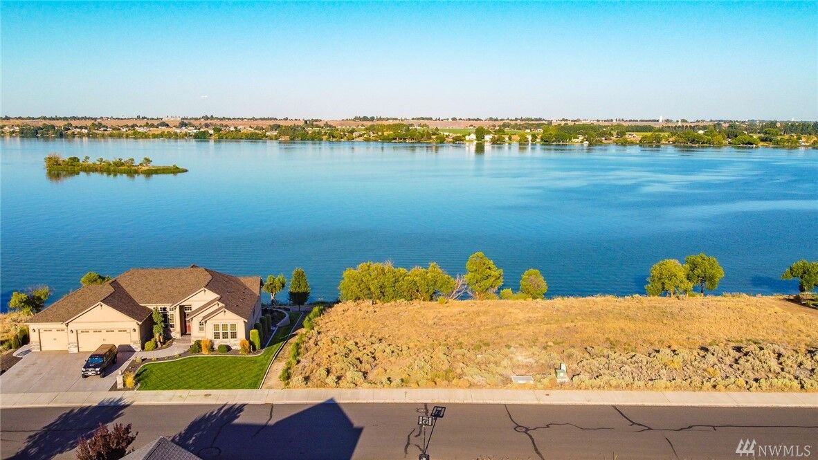 Property Photo: 4125 Edwards Drive NE WA 98837