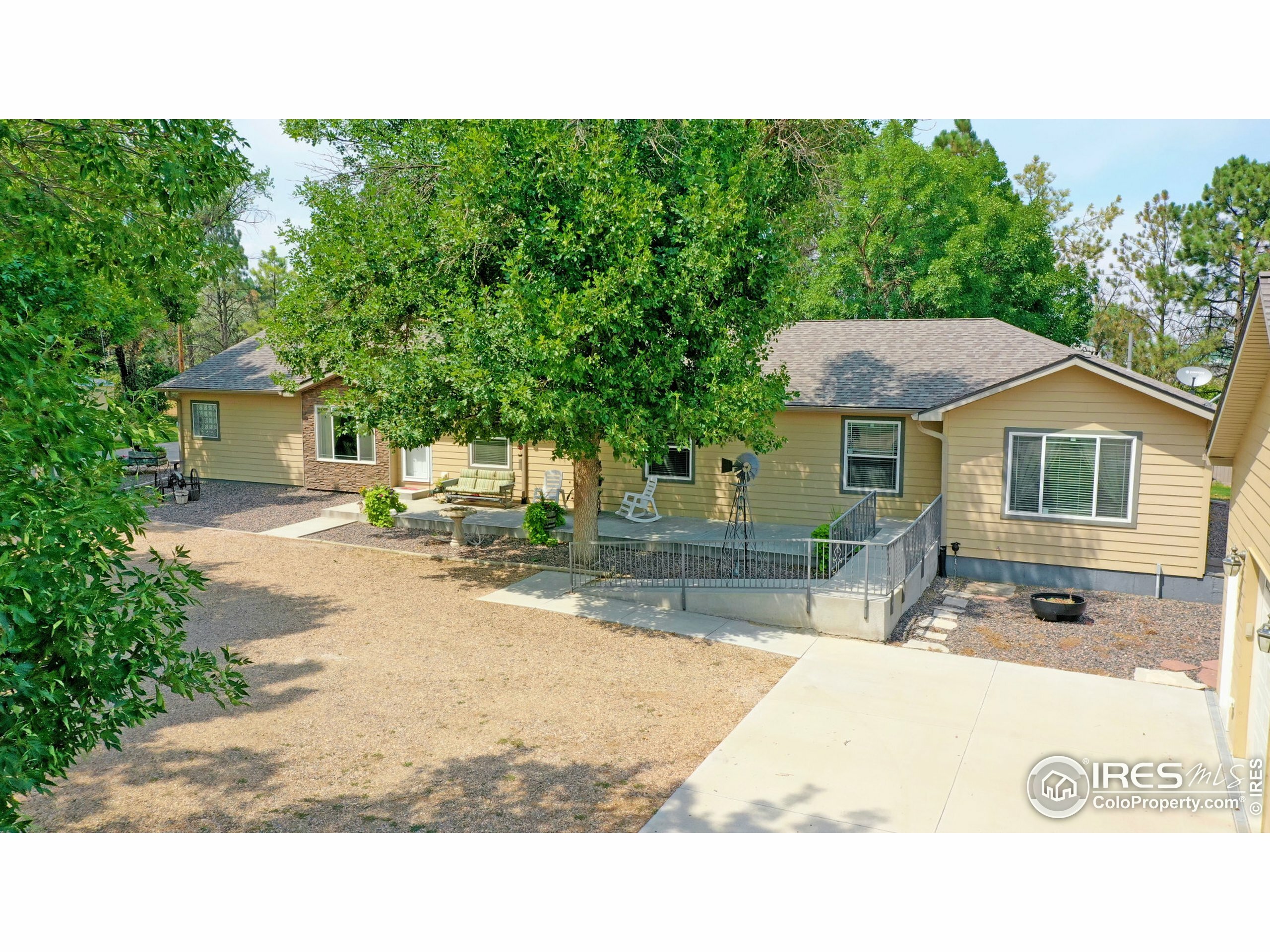 Property Photo:  528 E County Road 2  CO 80513 