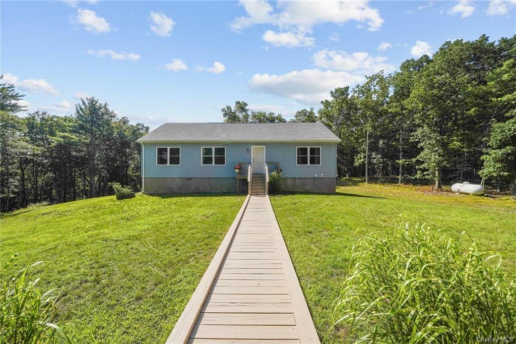 Property Photo:  82 Cliff Road  NY 12404 