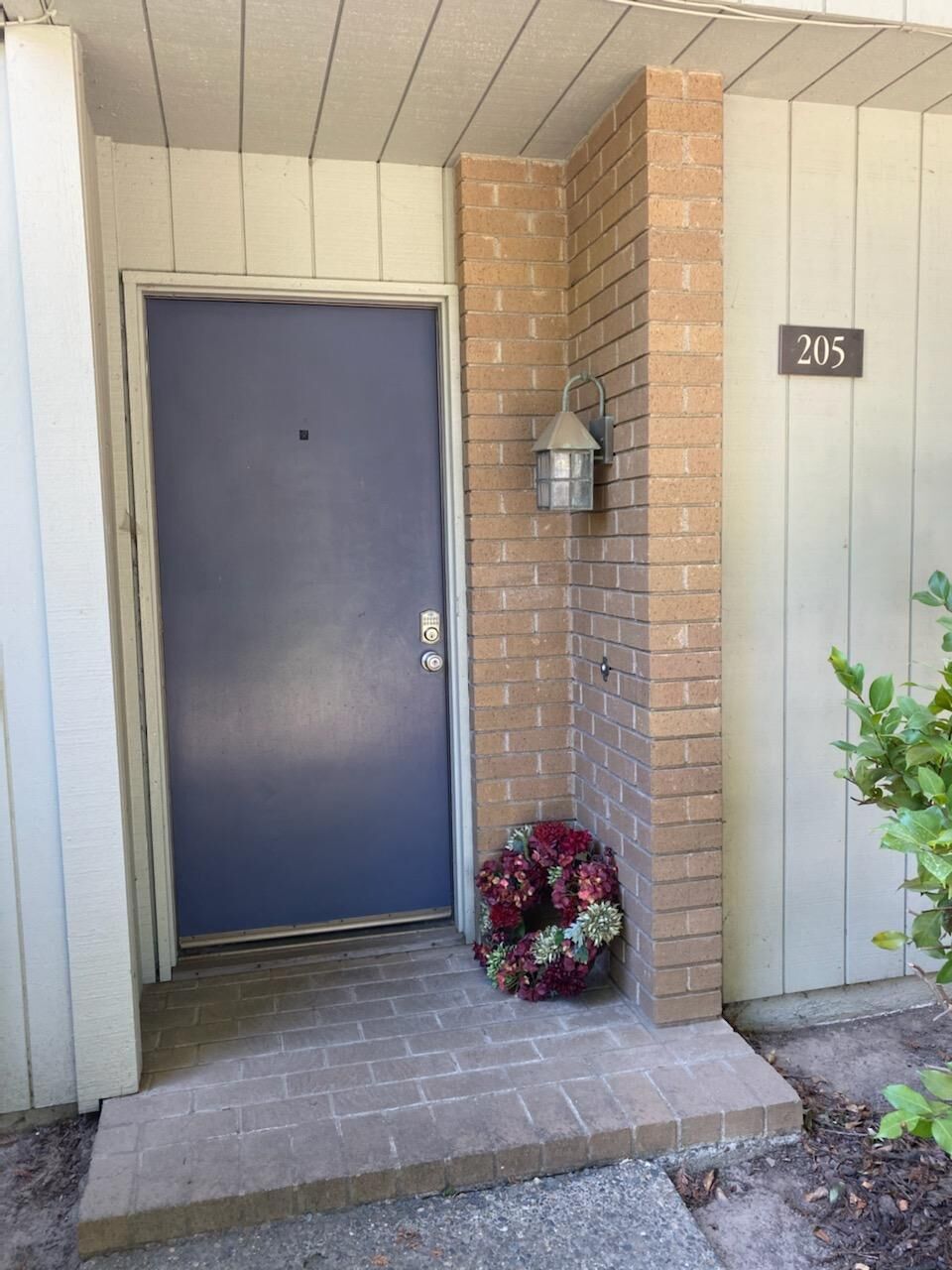 Property Photo:  205 Elmhurst Circle  CA 95825 