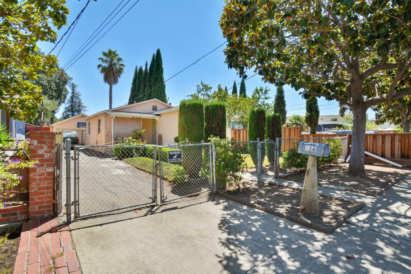 Property Photo:  636 3rd Avenue  CA 94063 