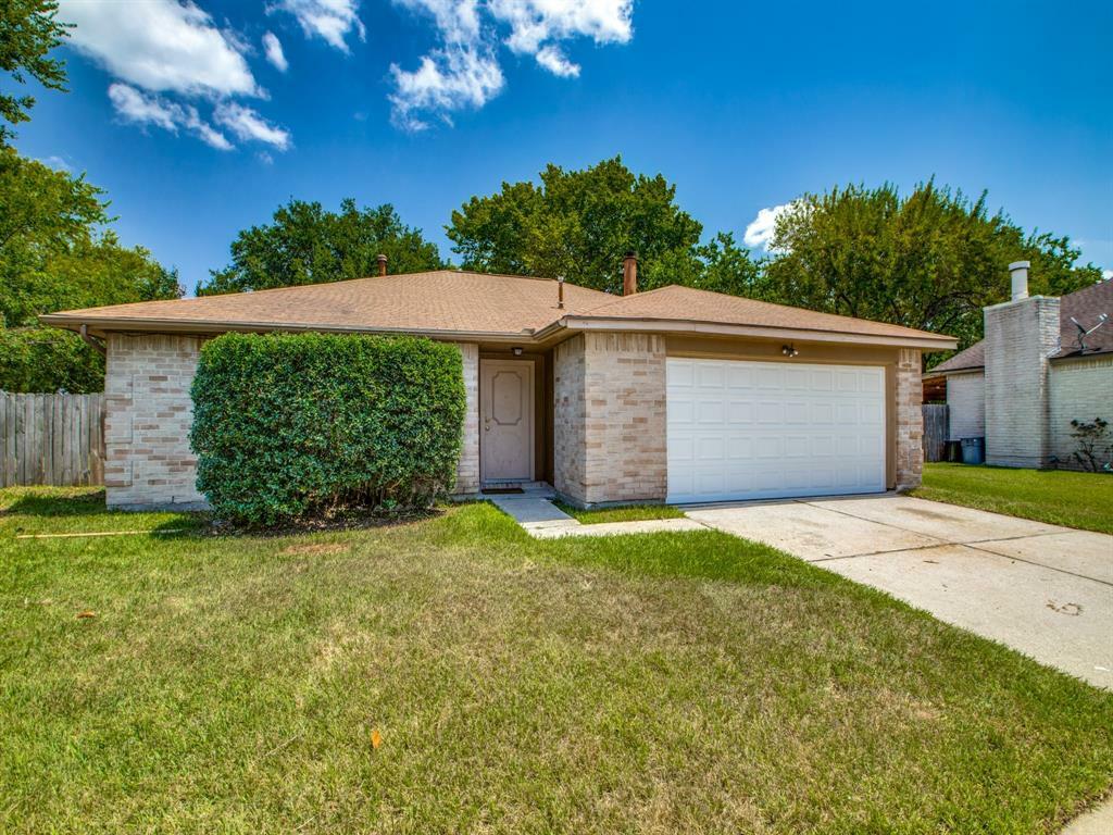 Property Photo:  711 Northlawn Drive  TX 77073 