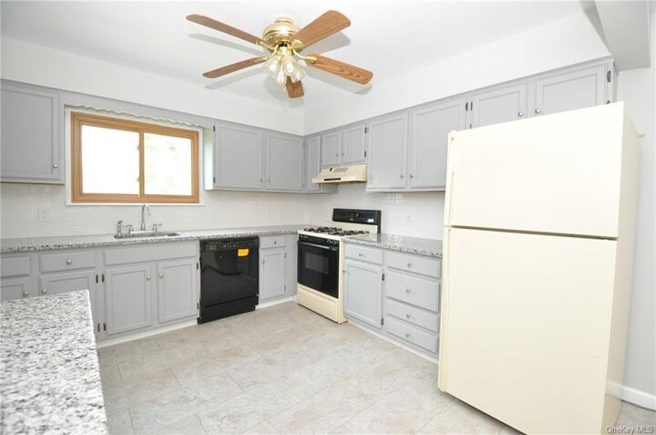 24 Spruce Peak Road  Middletown NY 10940 photo