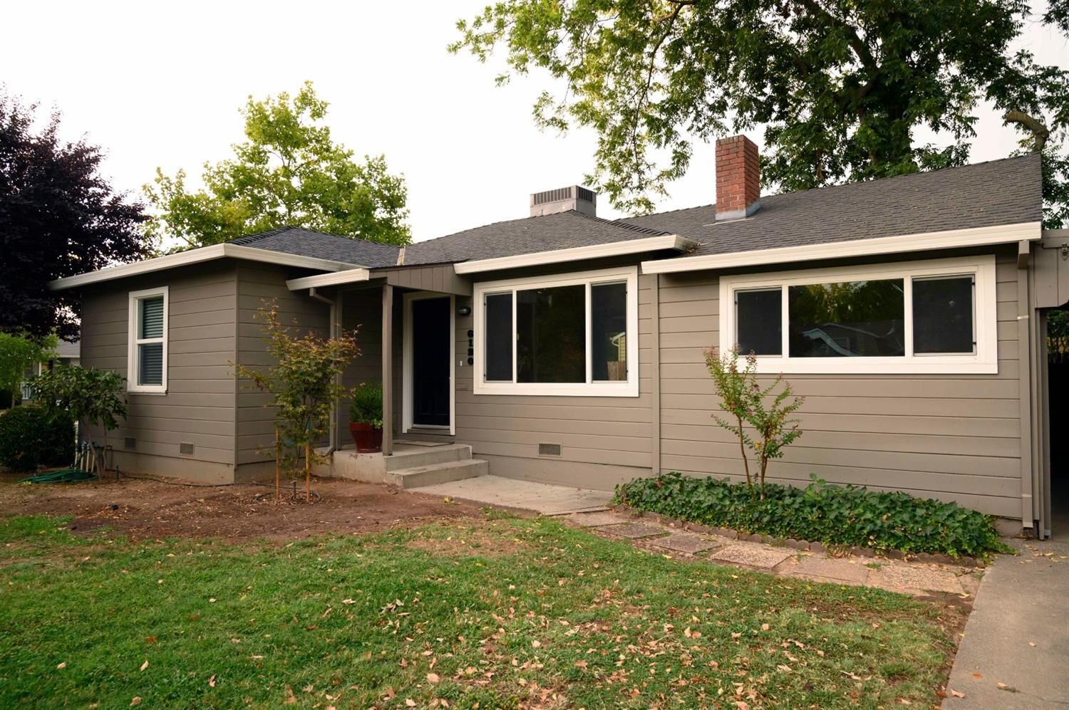 Property Photo:  6120 16th Avenue  CA 95820 