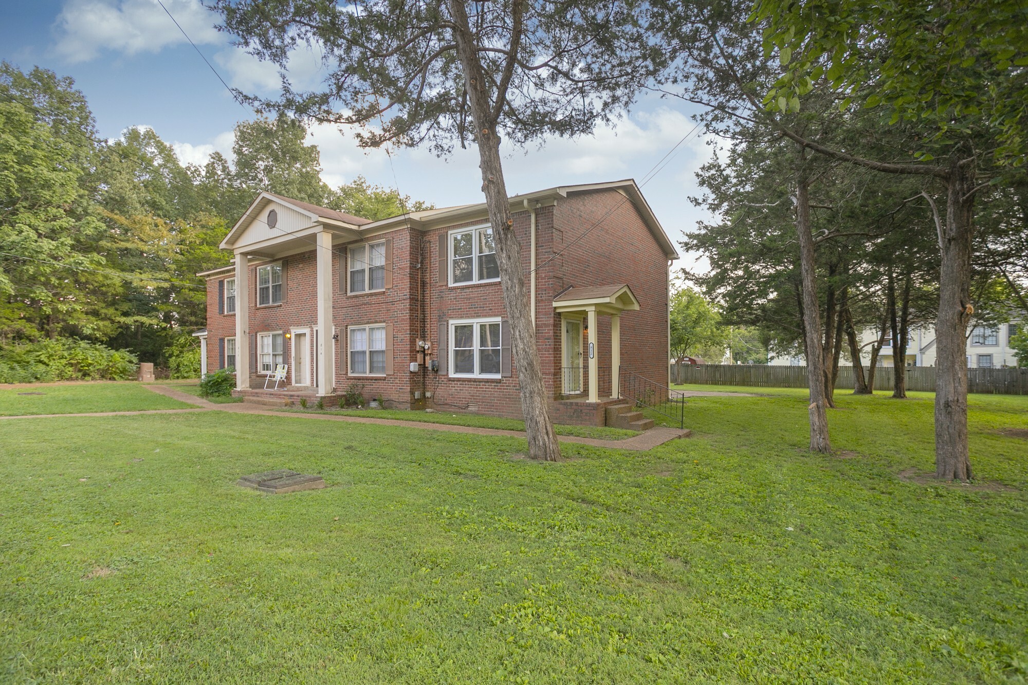 Property Photo:  812 Holder Ct  TN 37217 