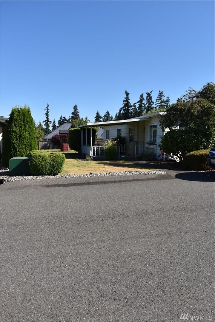 Property Photo:  2500 Alder St 54  WA 98354 