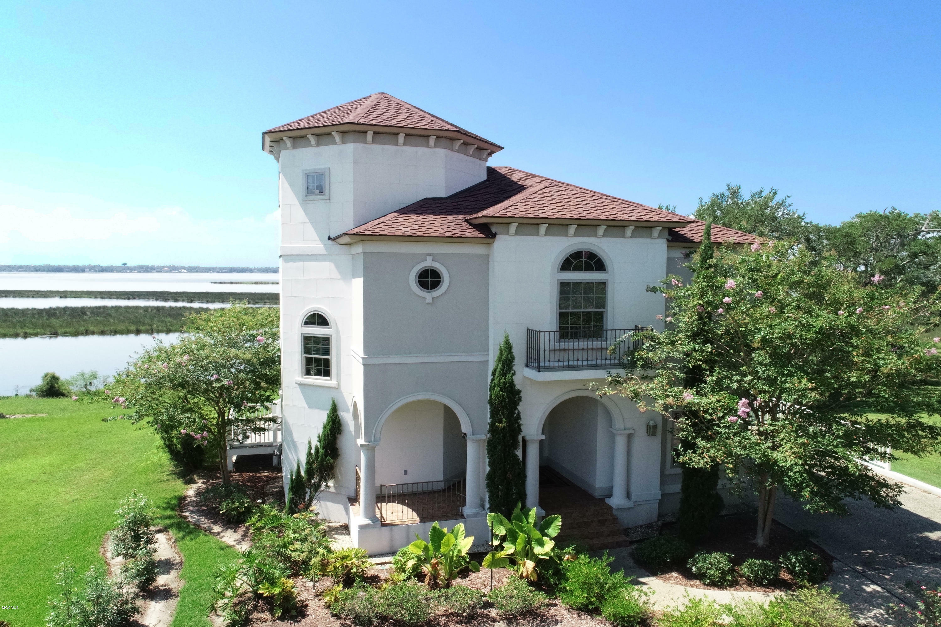 Property Photo:  2531 S Shore Drive  MS 39532 
