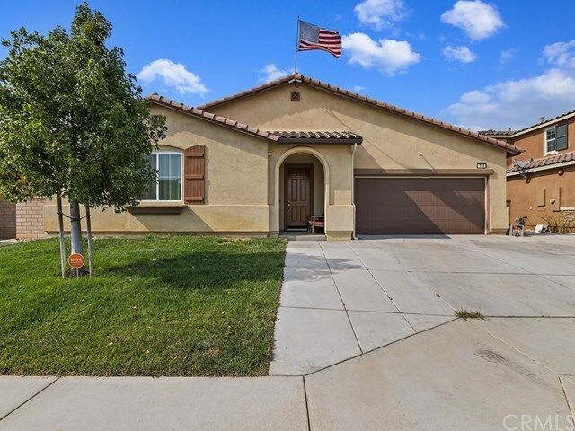 Property Photo:  874 Genaro Drive  CA 92571 