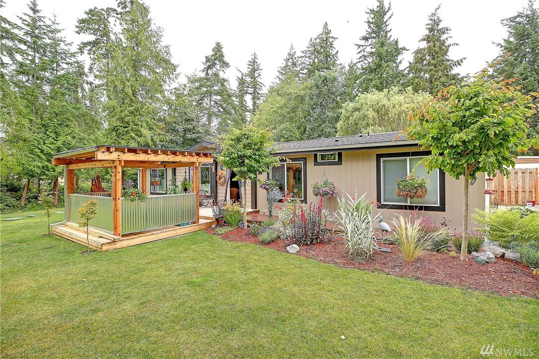 Property Photo: 1676 Spruce Ridge Dr WA 98282