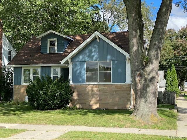 Property Photo:  223 E Maryland Avenue  MI 48067 