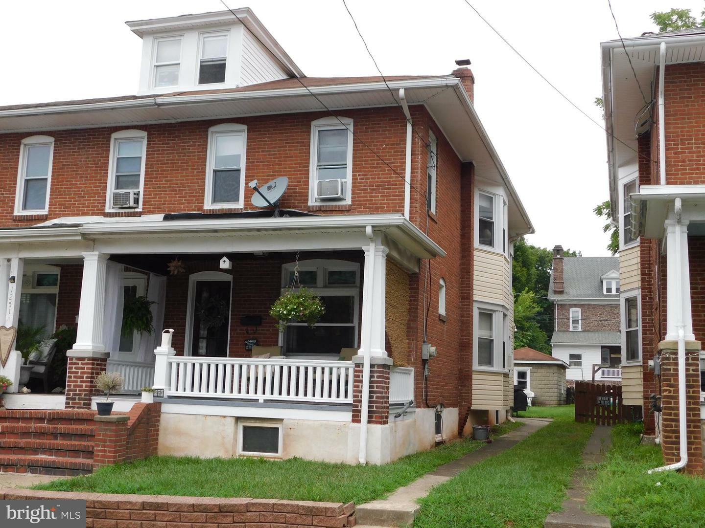 Property Photo:  1253 Queen Street  PA 19464 