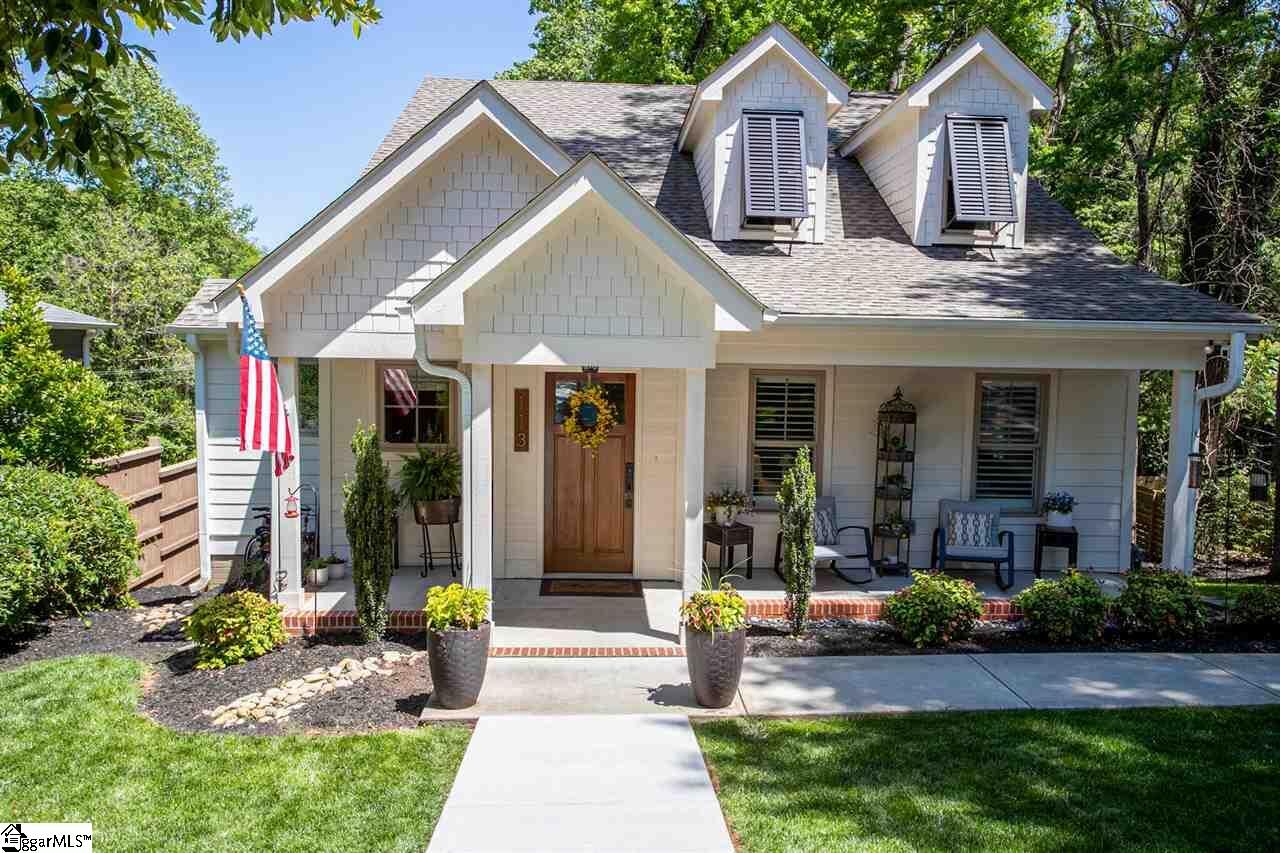 Property Photo: 113 Hillcrest Circle SC 29609