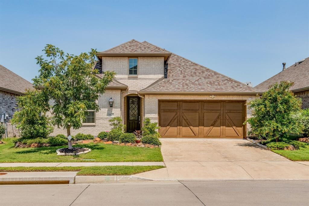 Property Photo: 1420 Carnation Street TX 75078