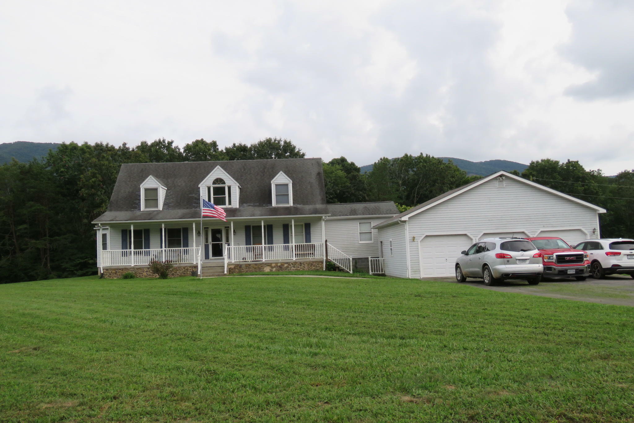 Property Photo:  2042 Upper Craigs Creek Rd  VA 24070 