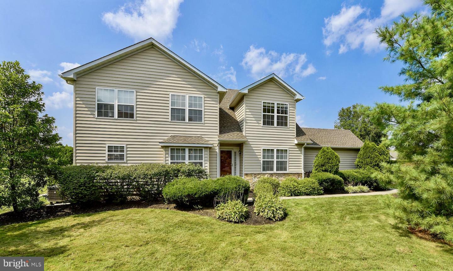 Property Photo: 65 Hogan Way NJ 08057