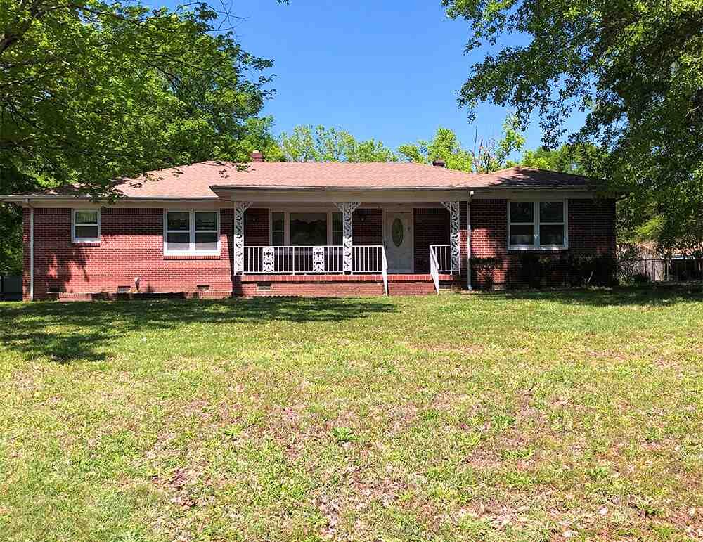 Property Photo:  245 Austin Street  TN 38372 