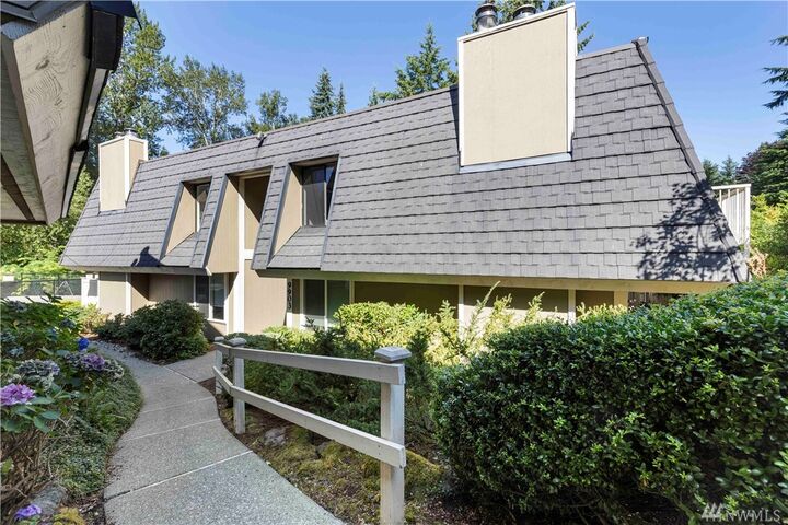Property Photo: 9903 NE 124th Street 604 WA 98034