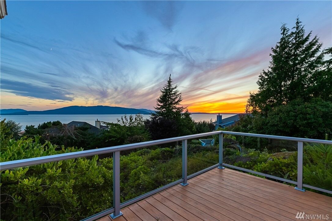 Property Photo:  413 S Clarkwood Dr  WA 98225 