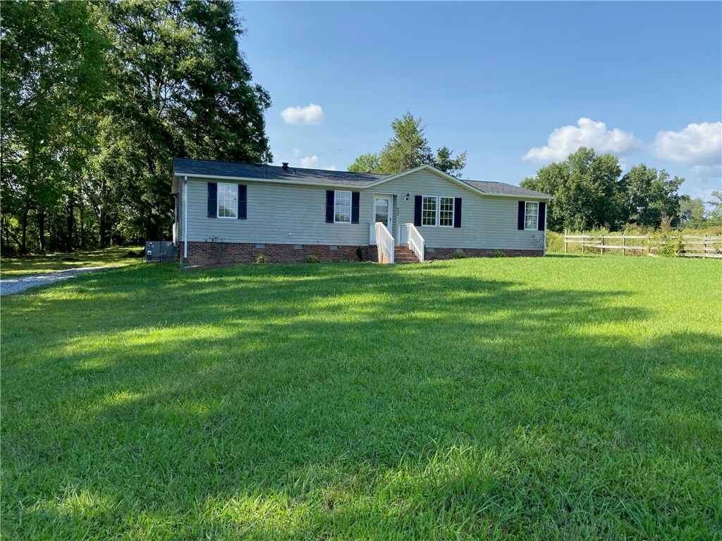 Property Photo:  452 Parkdale Road  NC 27249 